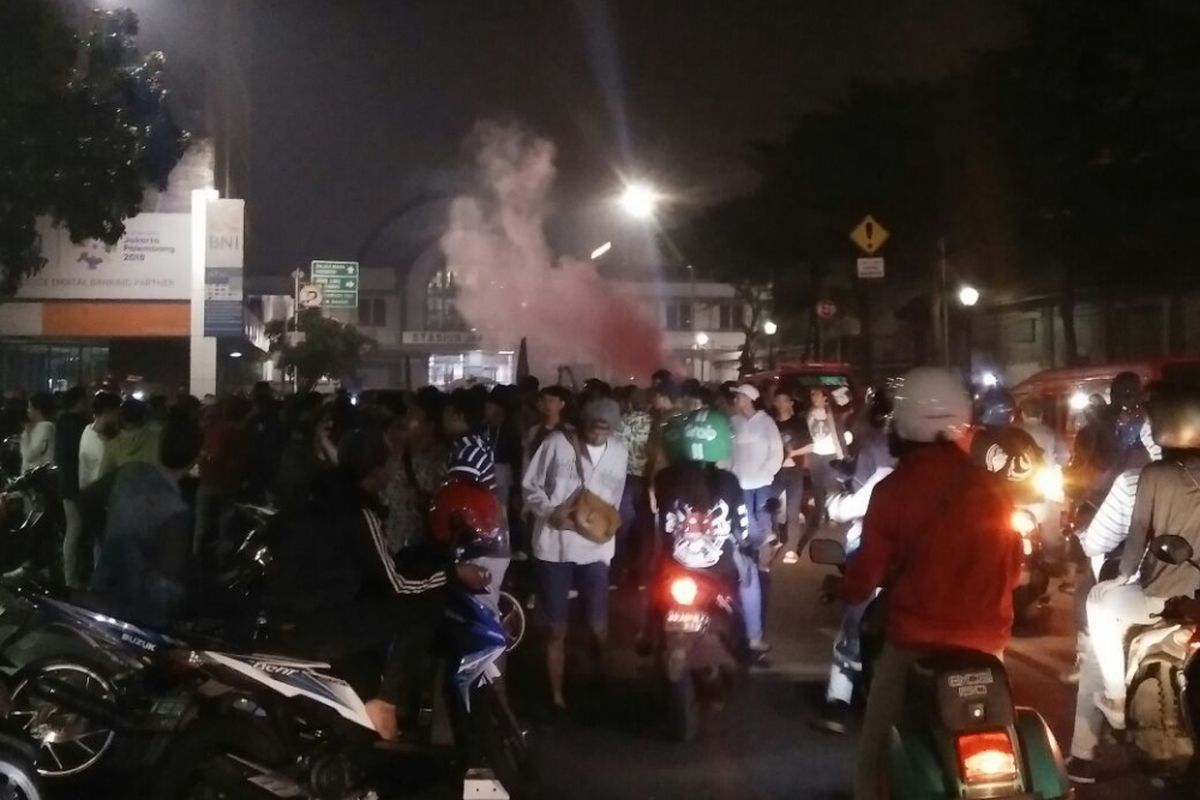 Peserta sahur on the road berkumpul memadati jalanan di kawasan Kota Tua, Jakarta Pusat, Minggu (3/6/2018) sekitar pukul 02.30 WIB.