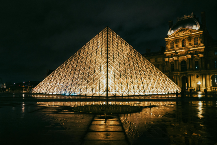 Sejarah Museum Louvre di Paris, Pernah Jadi Sasaran Pencurian yang Bikin Lukisan Mona Lisa Mendunia