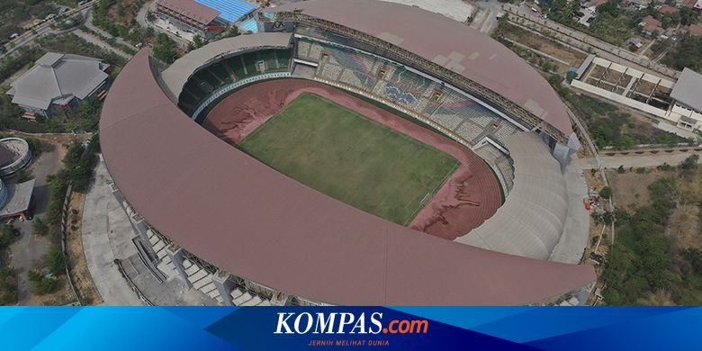 12 Pelajar SMP Dihukum Jalan Jongkok Usai Kedapatan Mencoret Tembok Stadion Patriot Candrabhaga - Vimarsana News
