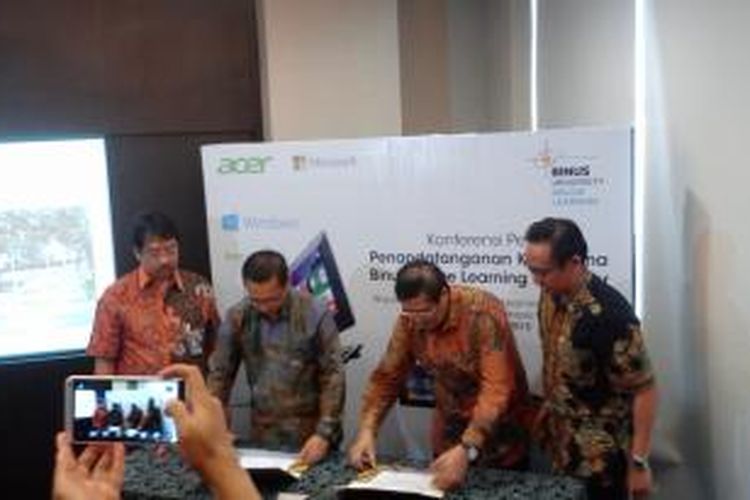 Penandatangan kerja sama antara Acer dan BOL dilakukan Selasa (9/6/2015), di Binus Square, Jakarta Barat.
