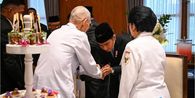 Momen Menyejukkan Upacara Hari Pancasila: Gibran Salami Try Sutrisno, Mega-Prabowo Akrab