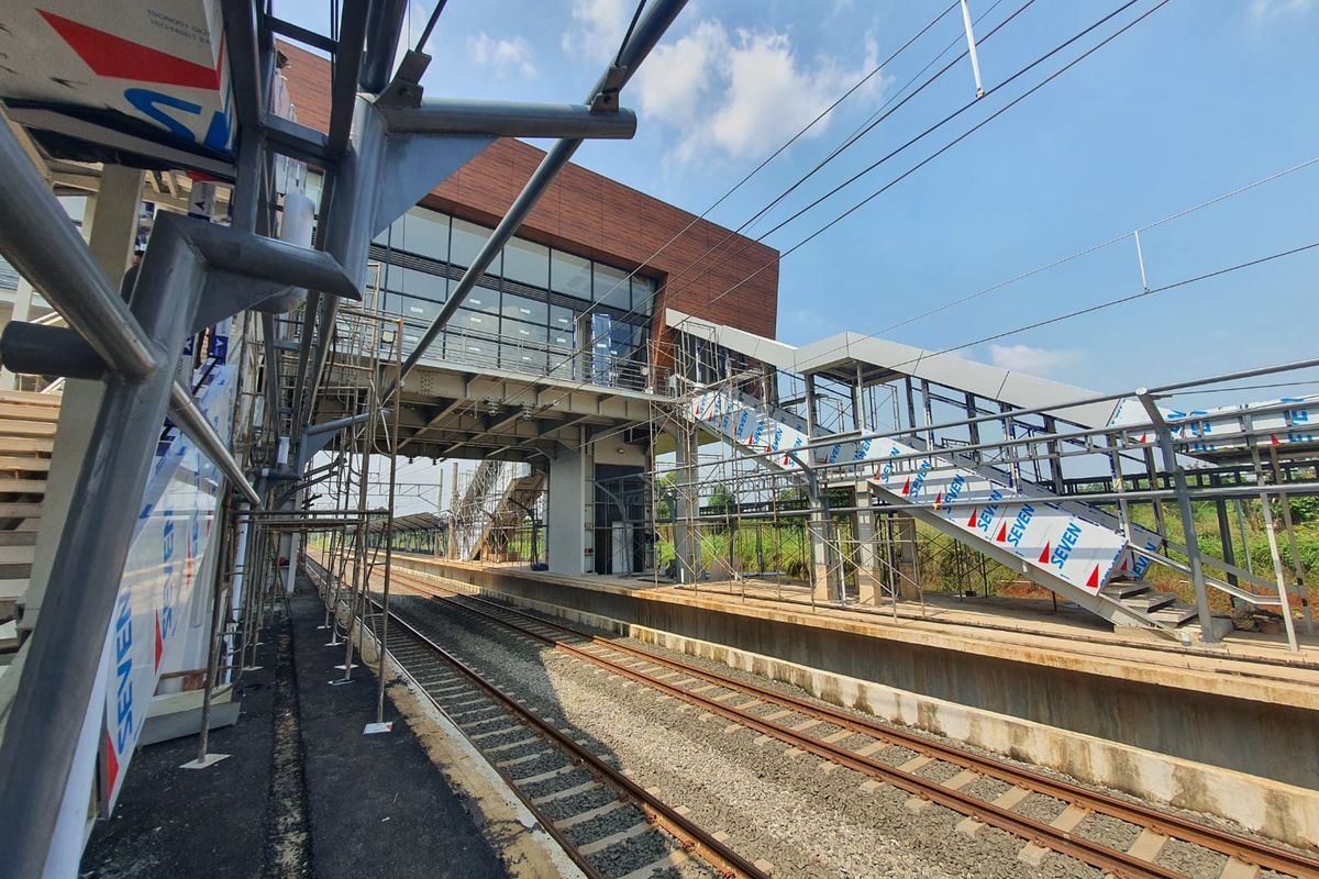 Progres konstruksi fisik Stasiun Jatake yang terletak di Kecamatan Pagedangan, Kabupaten Tangerang, telah mencapai 92,78 persen.