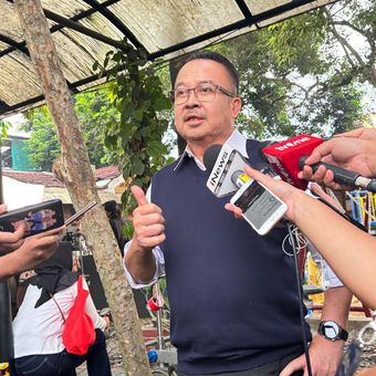 Rhenald Kasali di sela syuting iklan Tolak Angin Anak, di Kota Bekasi, Senin (19/5/2025). 