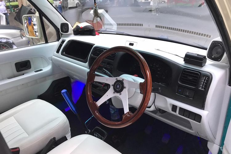 Suzuki Karimun Kotak Gaya Dua Warna Mirip Kei Car Jepang Halaman All Kompas Com