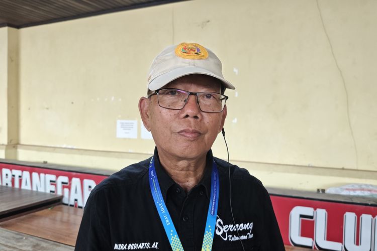 Dari Sarung dan Karet Gelang, Misra Budiharto Menjaga Seni Tari Kutai di Tengah Modernisasi