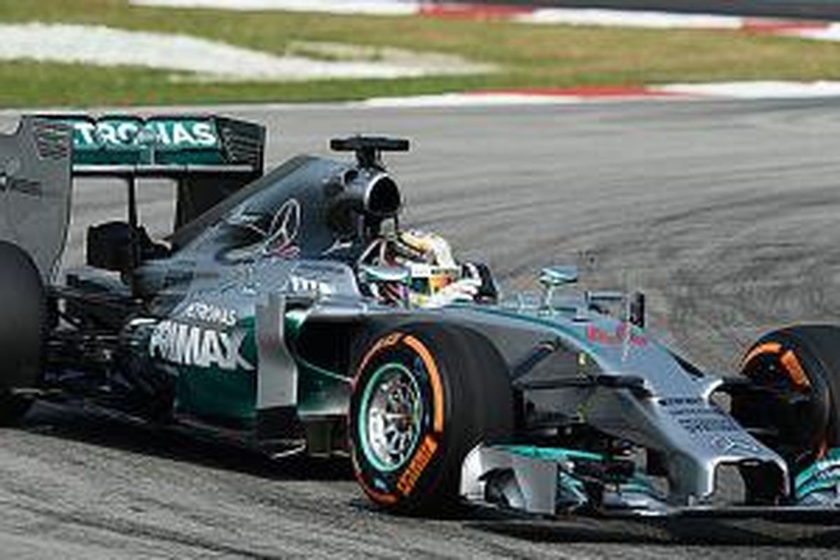 Lewis Hamilton berhasil jadi yang tercepat di sesi kualifikasi di Sepang, Malaysia (Sabtu 29/3/2014)