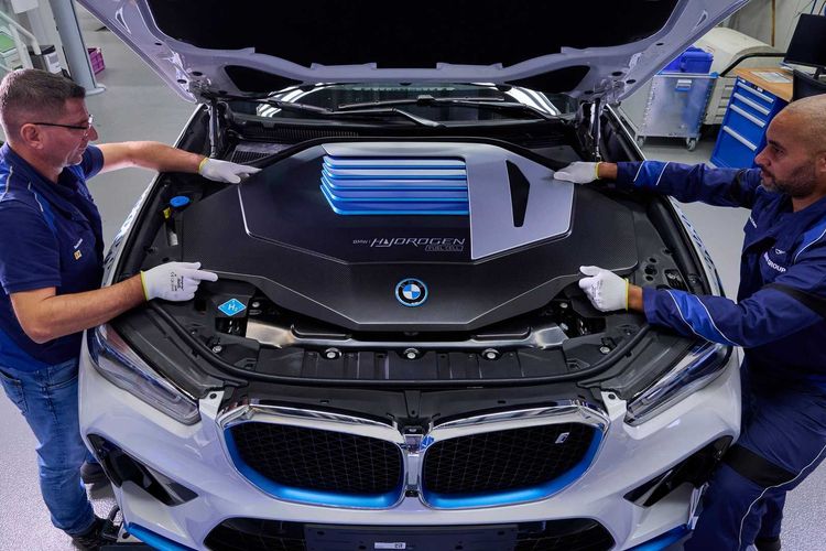 BMW iX5 Hydrogen Fuel Cell mulai diproduksi