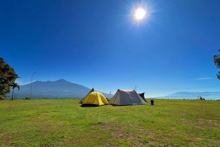 Area berkemah atau camping ground di Kusuma Agrowisata di Kota Batu, Jawa Timur.