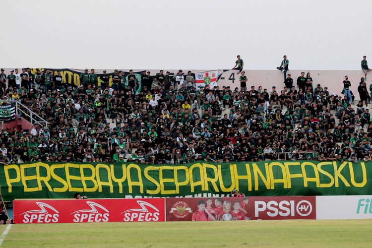 Sebanyak 7527 penonton menyaksikan Persebaya Surabaya melawan RANS Nusantara FC saat pertandingan pekan ke-10 Liga 1 2022-2023 yang berakhir dengan skor 1-2 di Stadion Gelora Delta Sidoarjo, Kamis (15/9/2022) malam.