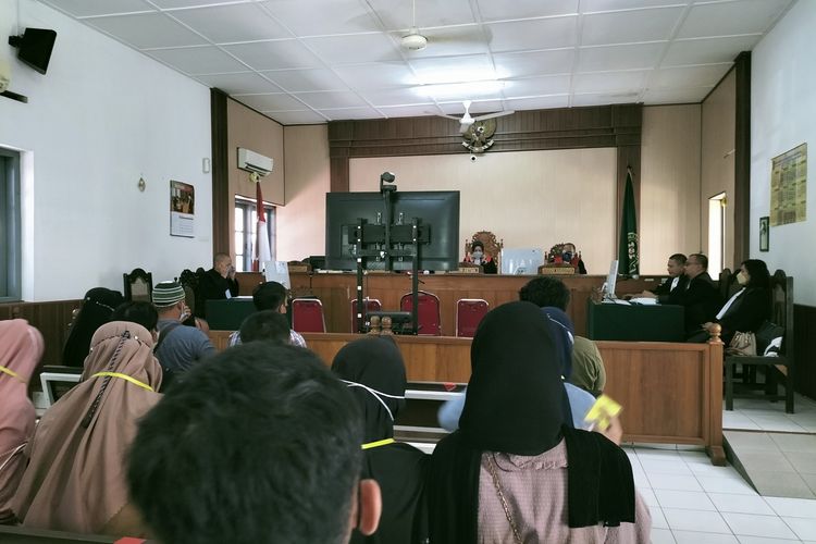 Sidang putusan atau vonis Diklatsar Pra Gladi Patria XXXVI Korps Mahasiswa Siaga Batalyon 905 Jagal Abilawa (Menwa), memutuskan dua terdakwa dihukum 2 tahun penjara, Senin (4/4/2022).
