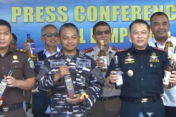 Lanal Lampung Gagalkan Penyelundupan 1.437 Liter Miras Ilegal di Pelabuhan Bakauheni