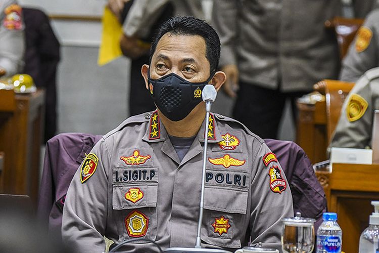 Kabareskrim Polri yang juga calon Kapolri Komjen Pol Listyo Sigit Prabowo bersiap mengikuti Uji Kelayakan dan Kepatutan Calon Kapolri di ruang Komisi III DPR, Kompleks Parlemen, Jakarta, Rabu (20/1/2021). Calon Kapolri Komjen Pol Listyo Sigit Prabowo merupakan calon tunggal Kapolri yang diajukan Presiden Joko Widodo ke DPR untuk menggantikan Jenderal Pol Idham Aziz yang memasuki masa pensiun.