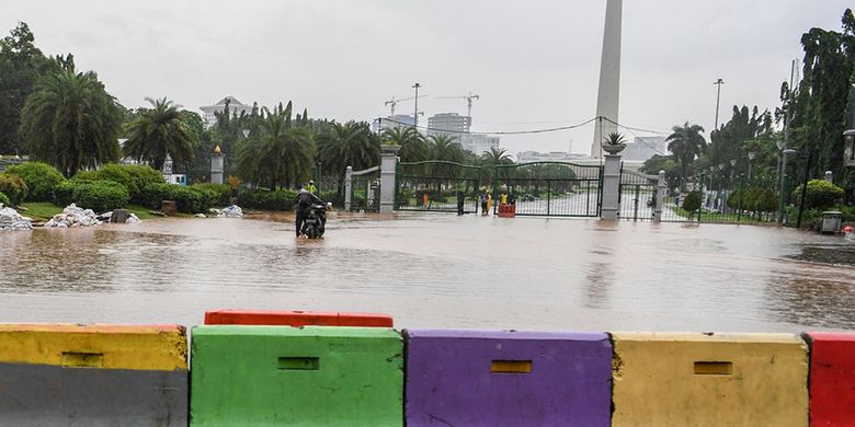 42 Mimpi banjir terus surut