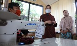 Akselerasi Penurunan Kemiskinan secara Inklusif, Mensos Ajak Penerima Bansos Manfaatkan SKA