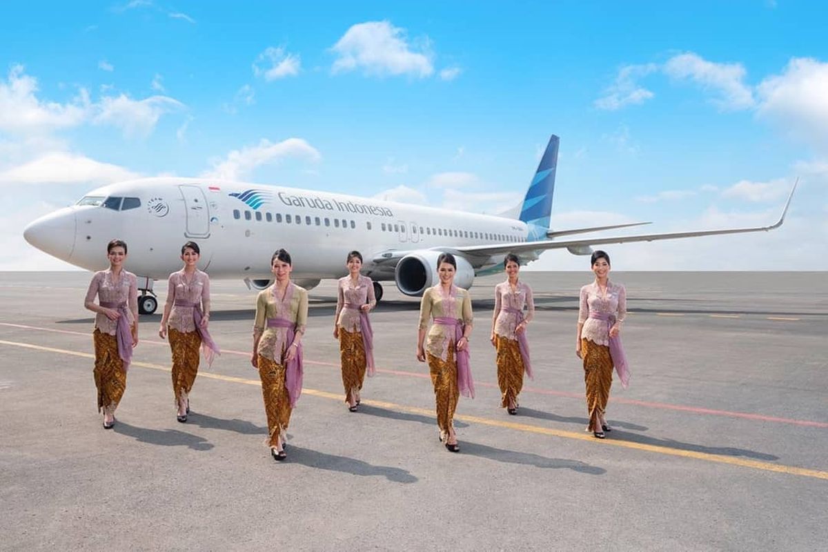 Seragam pramugari Garuda Indonesia karya Anne Avantie yang diluncurkan pada penerbangan Jakarta-Semarang, 3 Juli 2019 siang.