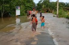 Banjir Jadi Tempat Wisata Dadakan di Indragiri Hulu Riau