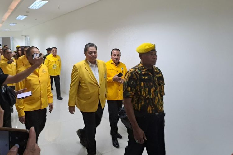 Ketua Umum Partai Golkar Airlangga Hartarto menghadiri Rapat Kerja Nasional (Rakernas) 2023 di Kantor DPP Partai Golkar, Minggu (4/6/2023). 