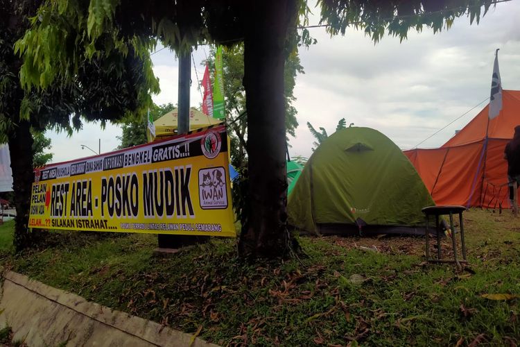 Rest Area Berkonsep Camping Ground di Semarang, Jumat (29/4/2022)