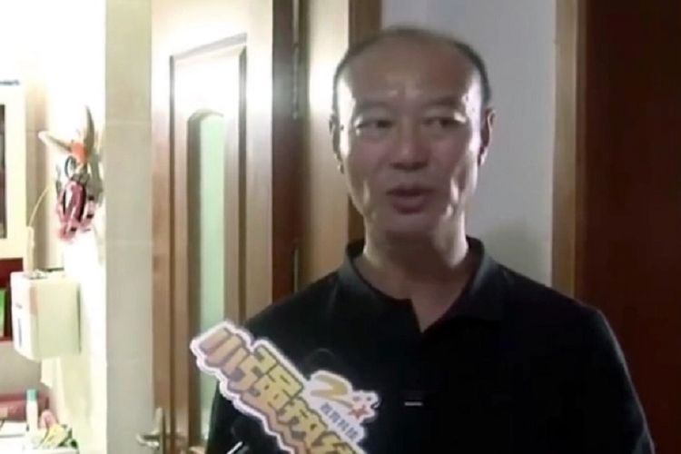 Xu Guoli ketika diwawancarai media China setelah mengaku istrinya hilang sejak 6 Juli. Lai Huili akhirnya terungkap dibunuh sang suami dengan jenazahnya dimutilasi dan dibuang ke toilet.