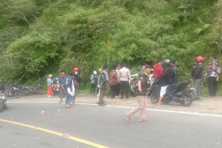 Suasana TKP kejadian rem blong di jalan Sembalun lombok timur, Rabu (13/7/2022)