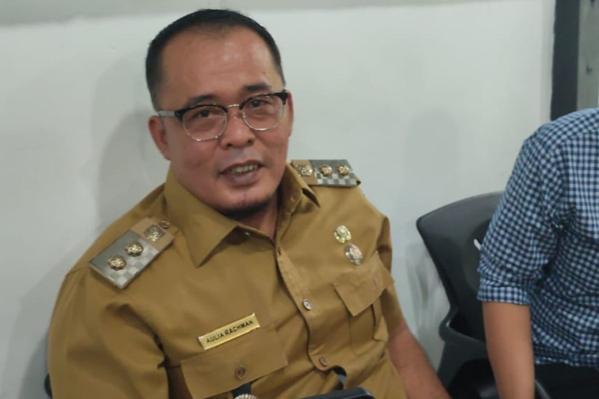 Wakil Wali Kota Medan, Aulia Rachman saat diwawancarai wartawan di Warung Incek Budi (WIB) di Jalan Sudirman, Kota Medan, Senin (2/9/2024).