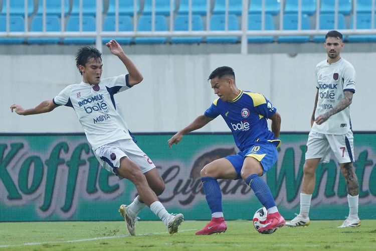 Hasil Arema FC vs Persita 0-1, Strategi Jitu Pena Berbuah 3 Poin bagi 10 Pemain