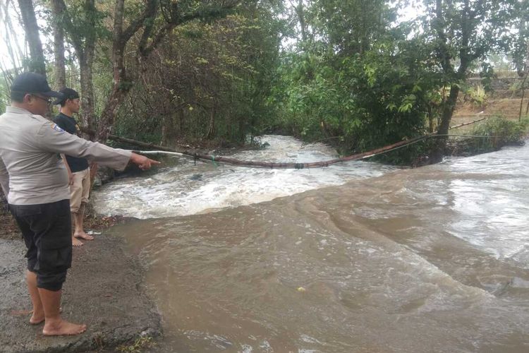 TKP bocah terseret air sungai di Kelurahan Gerunung, Lombok Tengah, Rabu (15/11/2023).