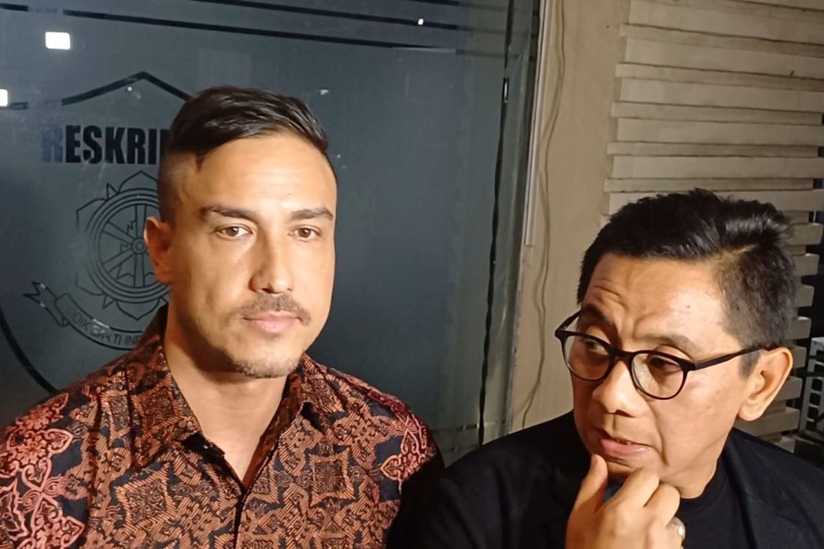 Hamish Daud dan Sandy Arifin saat ditemui di Polda Metro Jaya pada Kamis (19/12/2024). 