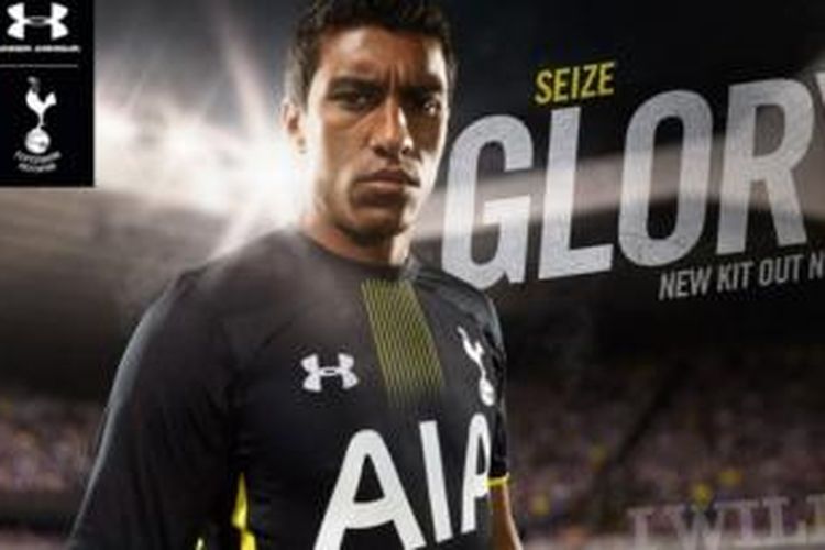 Seragam tandang Tottenham Hotspur 2014-15.