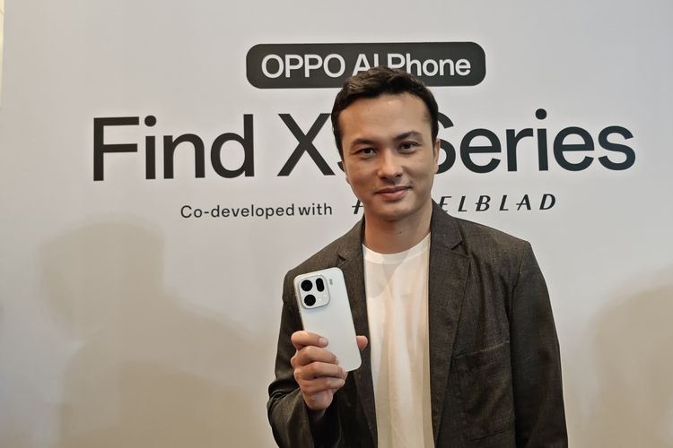 Aktor sekaligus brand ambassador Oppo, Nicholas Saputra di peluncuran Oppo Find X9 Series di Jakarta, Rabu (5/11/2025).