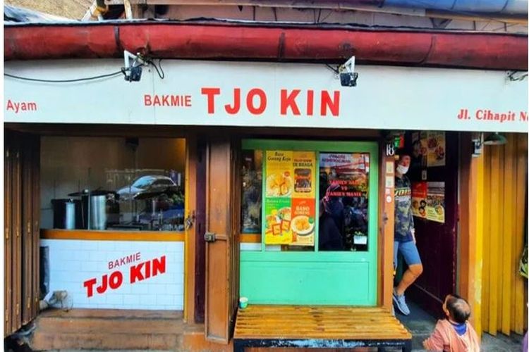 7 Rekomendasi Kuliner Viral di Cihapit Bandung yang Sayang Dilewatkan