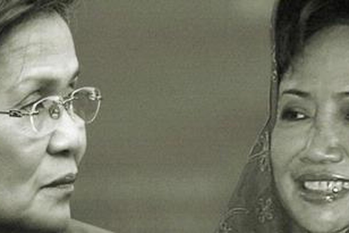 Miranda Goeltom (kiri) dan Nunun Nurbaeti (kanan). Miranda akan dimintai keterangan sebagai saksi bagi Nunun Nurbaeti. 