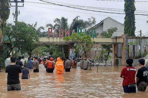 Banjir di Serang Hari Ini, Warga: Hujan Terus dari Kemarin, Air Sungai Meluap