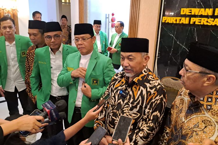 Presiden PKS Ahmad Syaikhu bertemu dengan Plt Ketum PPP Mardiono di kantor DPP PPP, Jakarta Pusat, Rabu (19/4/2023). 