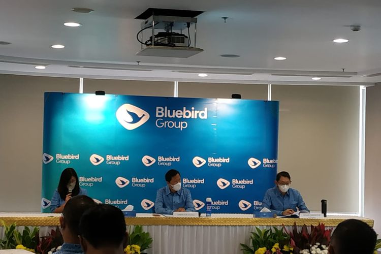Direktur PT Blue Bird (BIRD) Tbk Irawaty Salim dalam acara Public Expose di Kantor Pusat Blue Bird, Mampang Prapatan, Jakarta Selatan, Kamis (10/11/2022).