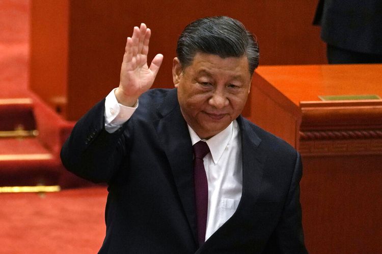 ARSIP - Presiden China Xi Jinping menghadiri upacara penghargaan untuk panutan Olimpiade dan Paralimpiade Musim Dingin Beijing di Aula Besar Rakyat pada 8 April 2022, di Beijing.