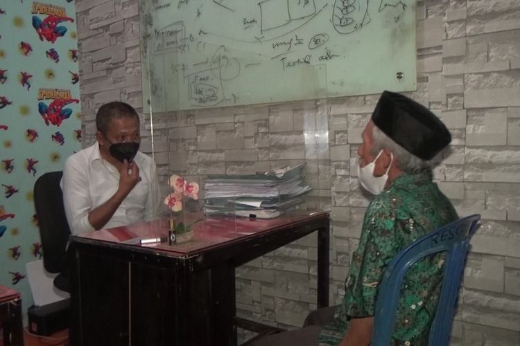 Kondisi AP (6) bocah perempuan telah mulai membaik pasca menjalani operasi mata kanan di rumah sakit umum daerah (RSUD) Syekh Yusuf, Sungguminasa, Kabupaten Gowa, Sulawesi Selatan. Jumat, (10/9/2021).