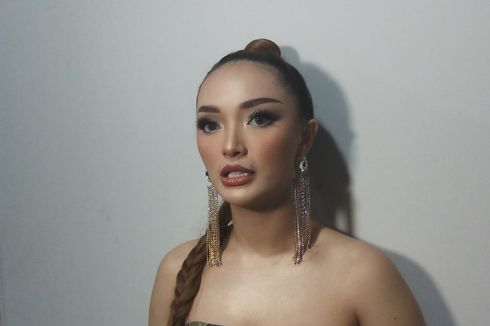 Zaskia Gotik Hamil Anak Kedua, Anak Sambungnya Beri Pizza 