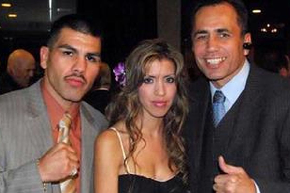 Genaro Hernandez (kiri)