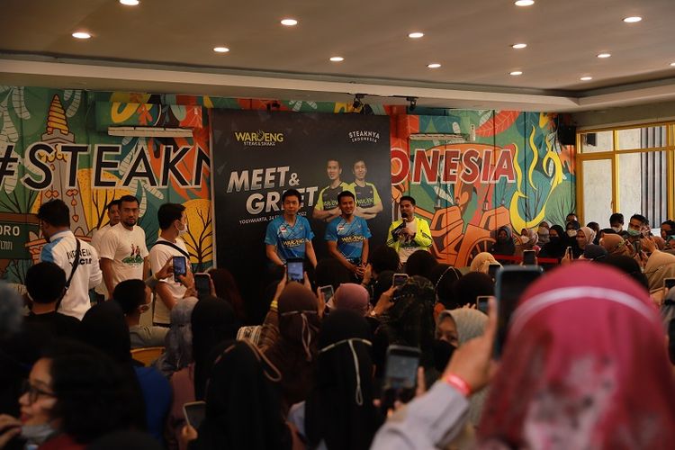 Meet and greet dengan The Daddies yang diadakan Waroeng Steak & Shake. 