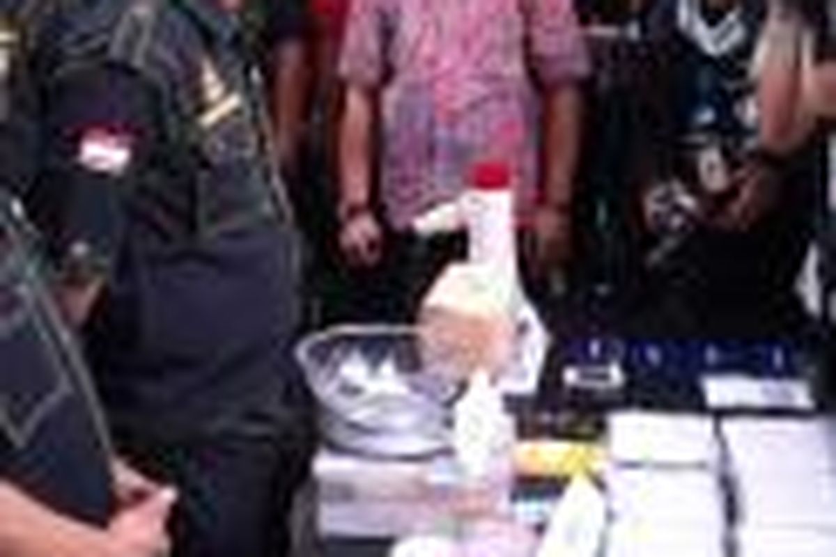 Direktorat IV Tindak Pidana Narkoba Bareskrim Polri, menangkap jaringan narkoba internasional, Jumat (11/4/2014).