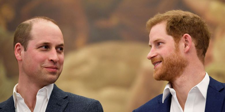 Pangeran William (kiri) dan Pangeran Harry.