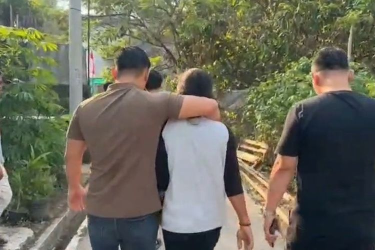 Ibu Tiri Bantah Anak Disiksa Ayah di Purwakarta, Sebut Video Viral Hanya Gertakan untuk Minta Uang