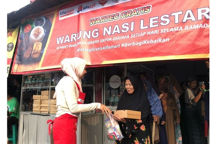 Pada Ramadhan 2025, program Warteg Gratis Alfamart akan membagikan 54.000 paket berbuka yang didistribusikan di 36 kota. 