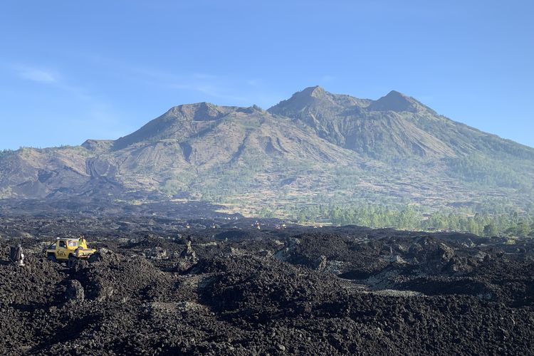 Black Lava di Gunung Batur, Kintamani, Kabupaten Bangli, Bali pada Kamis (2/10/2025).