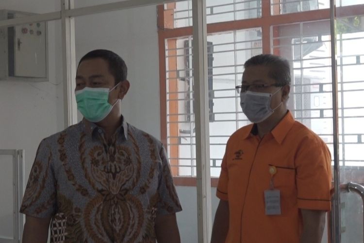 Wali Kota Semarang, Hendrar Prihadi di Kantor Pos Kota Lama Semarang. Kamis (12/5/2022)