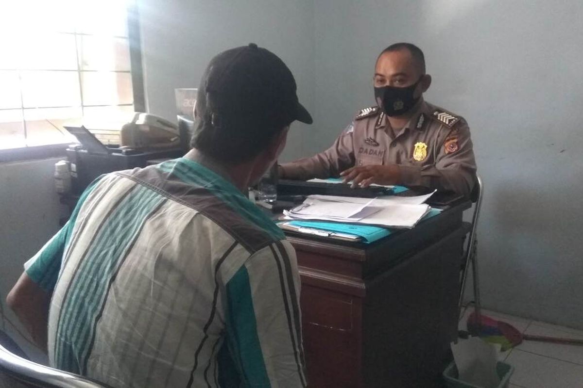 Sopir bus peziarah yang mengalami kecelakaan di Desa Payungsari, Kecamatan Panumbangan, Kabupaten Ciamis, diperiksa di Polres Ciamis, Senin (23/5/2022).