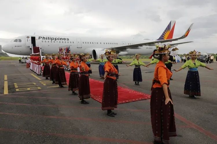 Foto  : Tarian Tiba Meka Sambut Semua Kepala Negara KTT Asean Labuan Bajo