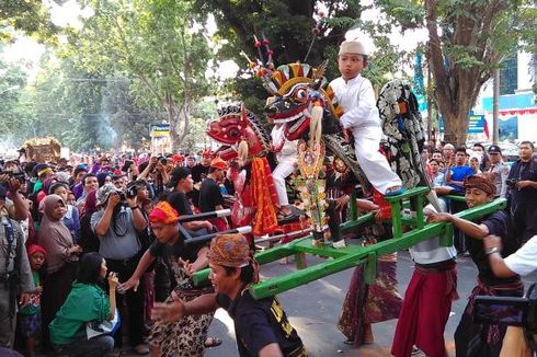 Karnaval Bulan Budaya Tampilkan Tradisi NTB yang Nyaris Punah 
