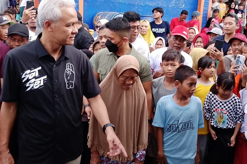 Prabowo Dilaporkan soal Akun X Kemenhan, Ganjar: Saya Sarankan Mundur